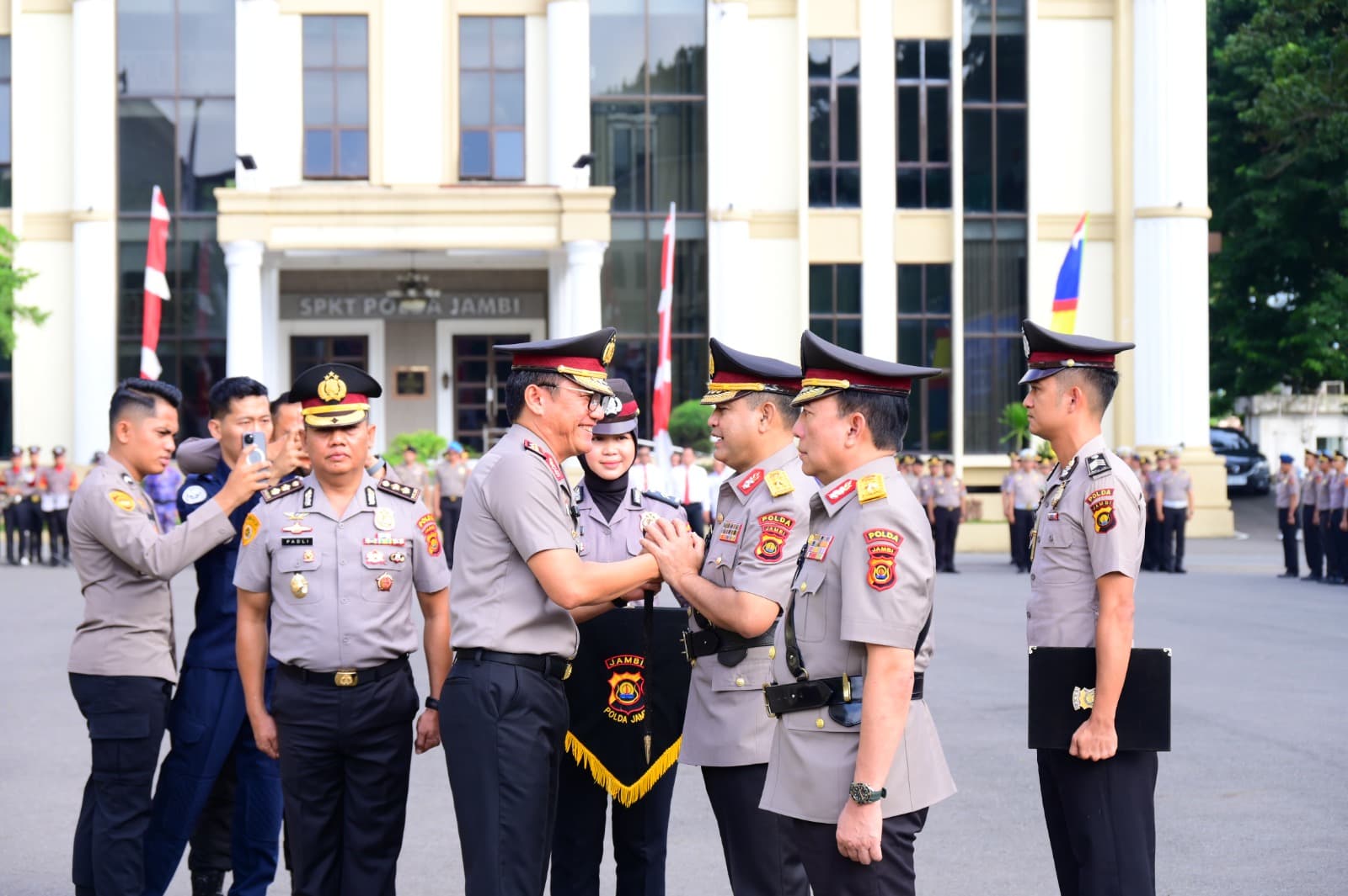 Kapolda Jambi Pimpin Sertijab Wakapolda, Brigjen Pol. B. Ali, S.H.,S.I.K Resmi Jabat Wakapolda Jambi