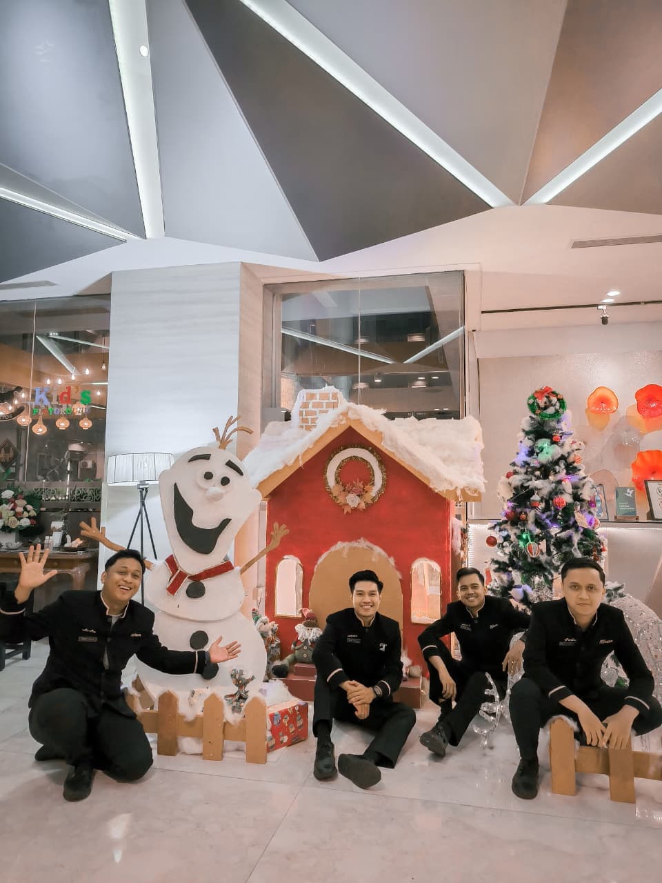 MG SETOS Hotel &amp; Office Building Hadirkan Instalasi “CHRISTMAS NEW CHAPTER ” untuk Menyambut Natal &amp; Tahun Baru