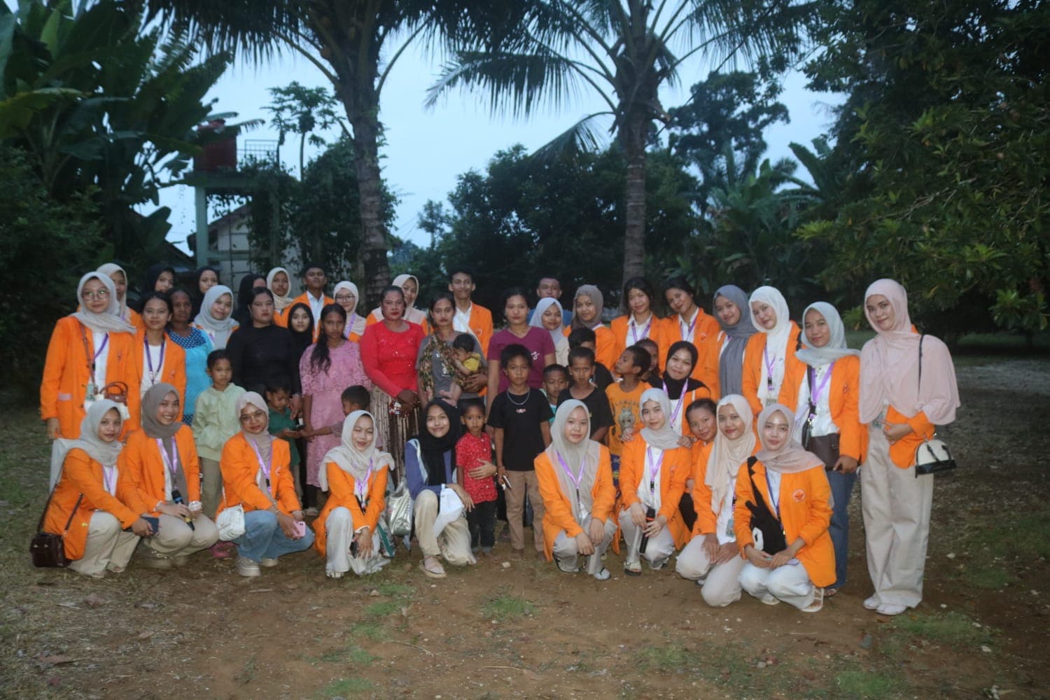 Tingkatkan Derajat Kesehatan, Mahasiswa UNJA Ajarkan PHBS di Pemukiman SAD Desa Lantak Seribu Dalam Kegiatan Praktik Kesehatan