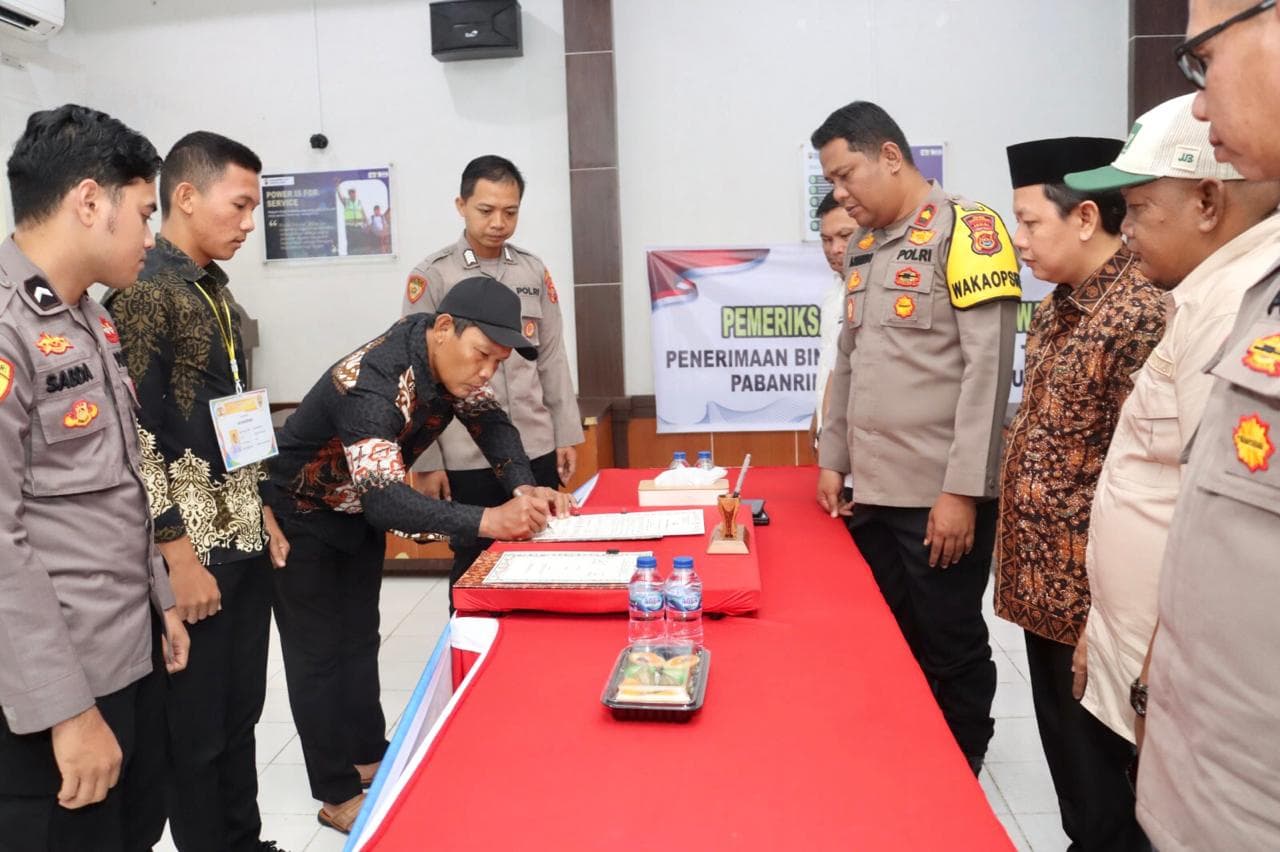 Polres Sarolangun Gelar Pakta Integritas dan Pengambilan Sumpah Calon Bintara BRIMOB POLRI 2025.