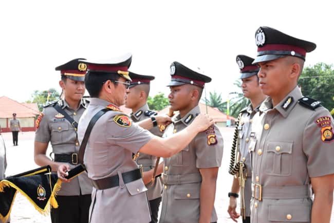 Kapolda Jambi Irjen Pol. Krisno H. Siregar Tutup Pendidikan Pembentukan Bintara Polri Tahun Anggaran 2025