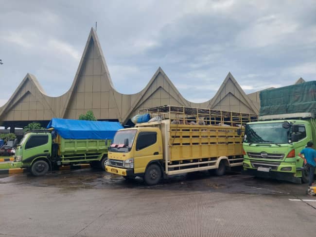 PENGEMUDI TRUK HARUS MENJADI PERHATIAN PEMERINTAH