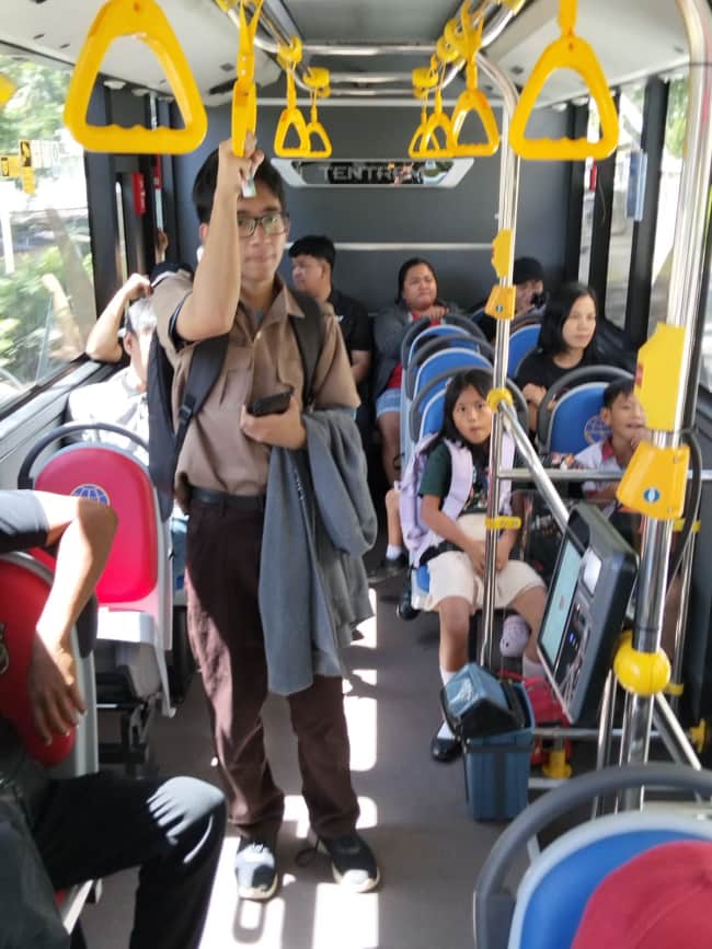 TRANS MANADO: MEMBANGUN HARAPAN BARU TRANSPORTASI UMUM YANG NYAMAN