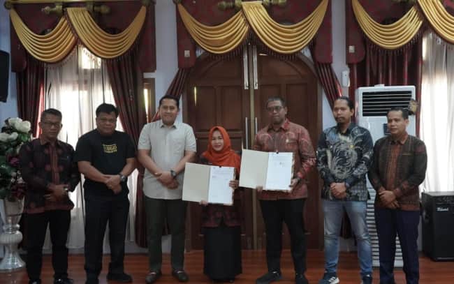 Tingkatkan PAD, Bupati Merangin Teken MoU dengan PLN soal PBJT dan PJU
