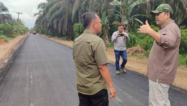 Bupati H M Syukur Lancarkan Jalan dari Desa ke Kota