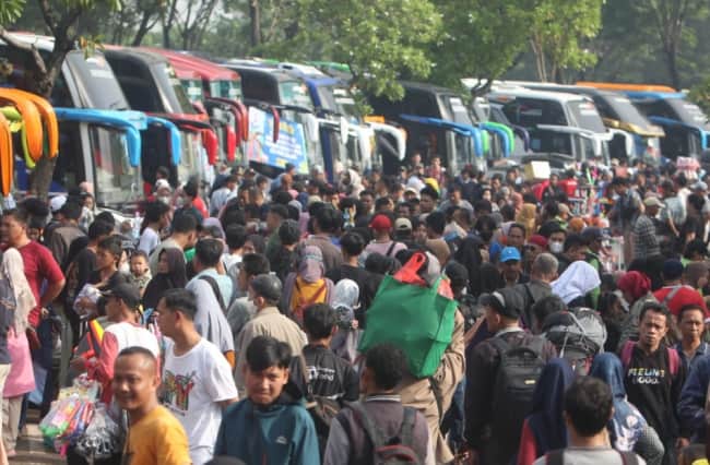 MENAKAR ULANG KOMPENSASI TRANSPORTASI LOKAL JABAR SAAT MUDIK LEBARAN